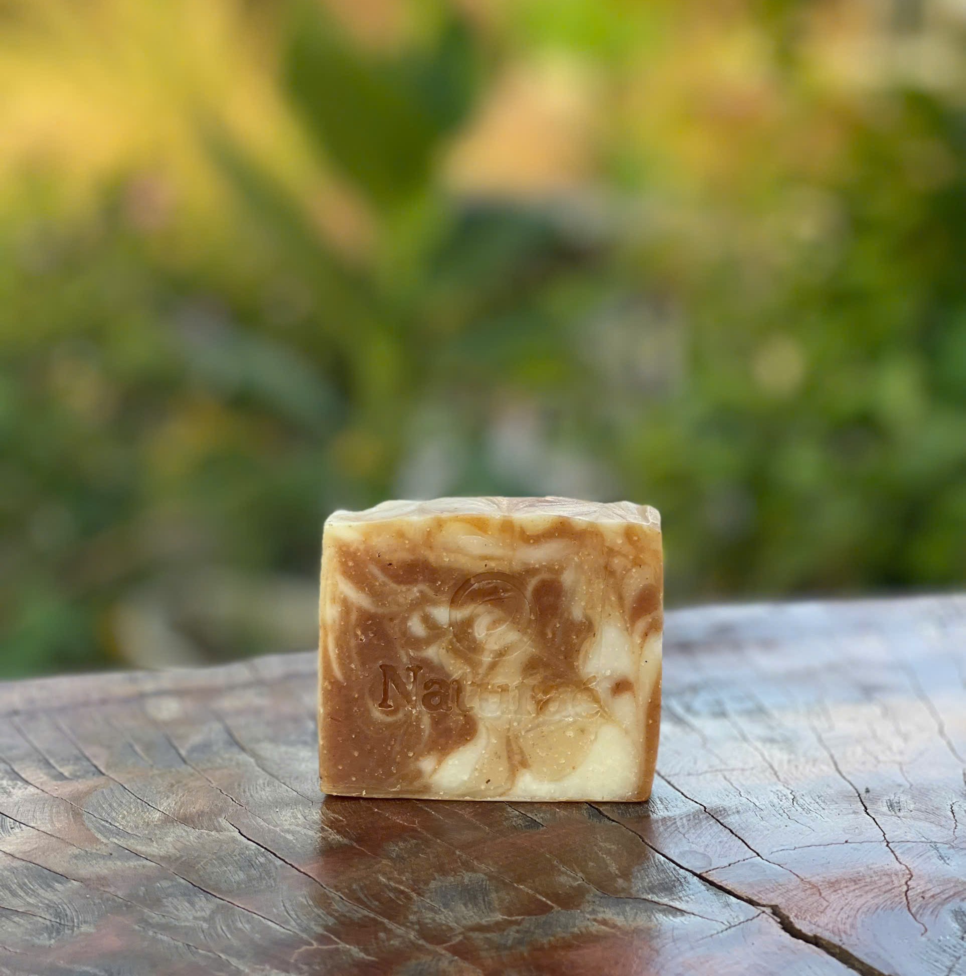 Xà Phòng Nghệ Yến Mạch Naurae 100g – Sáng Da, Mờ Thâm, không tinh dầu, phù hợp da nhạy cảm 1 xà phòng nghệ yến mạch naurae sáng da mờ thâm