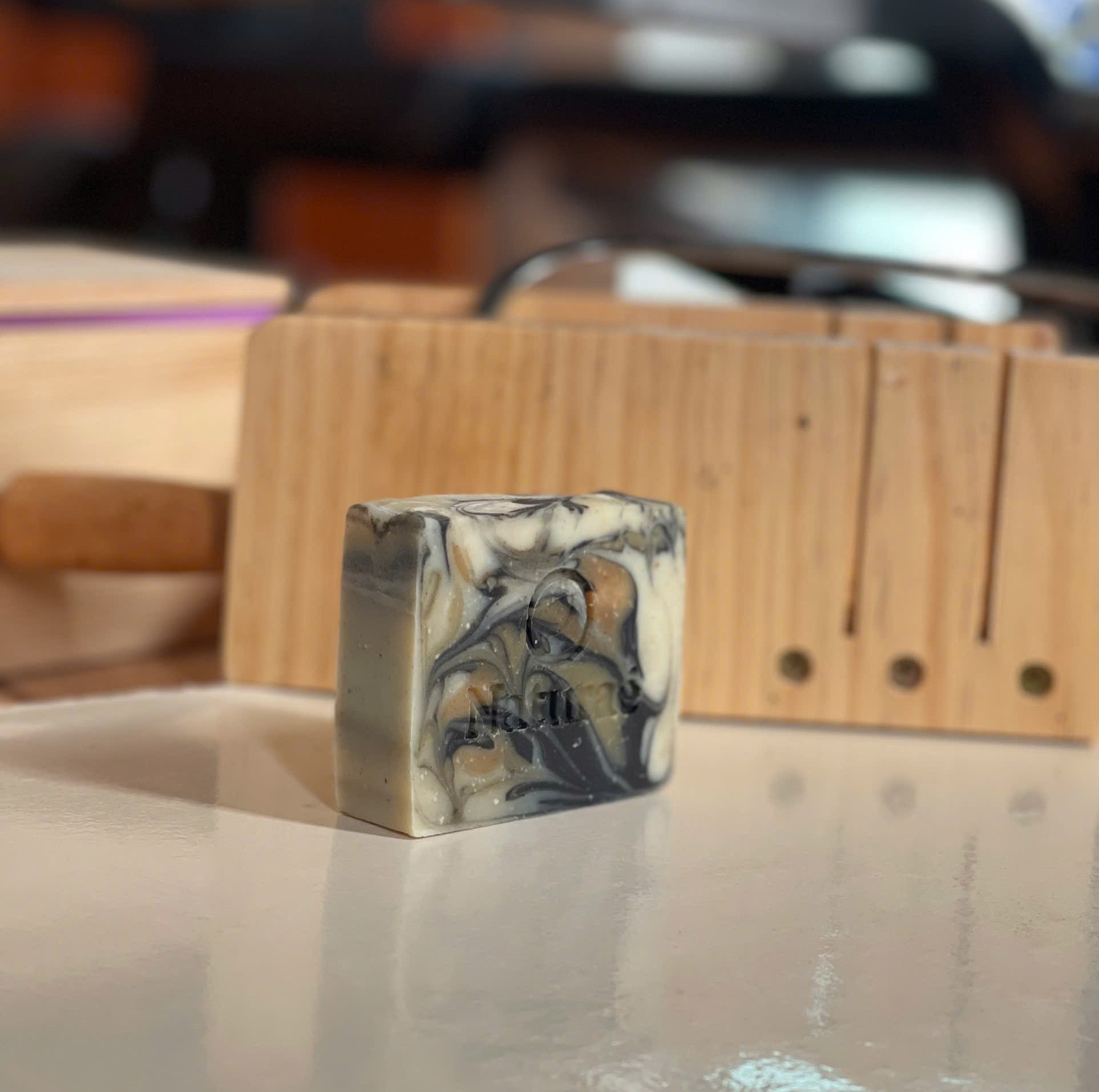 Xà Phòng Trị Mụn Lưng Khổ Qua Than Tre Naurae 100g 4 Xà Phòng Trị Mụn Lưng Khổ Qua Than Tre Naurae 100g - Ảnh 4