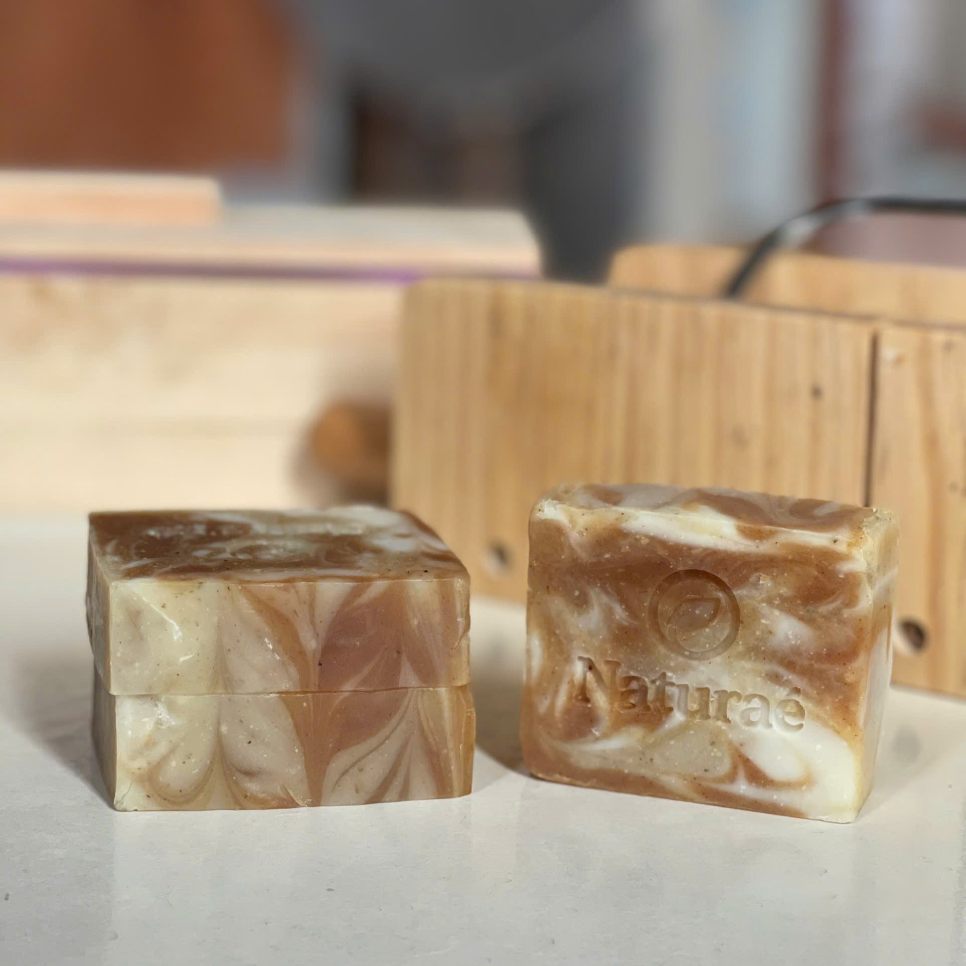 Xà Phòng Nghệ Yến Mạch Naurae 100g – Sáng Da, Mờ Thâm, không tinh dầu, phù hợp da nhạy cảm 4 Xà Phòng Nghệ Yến Mạch Naurae 100g – Sáng Da, Mờ Thâm, không tinh dầu, phù hợp da nhạy cảm - Ảnh 4